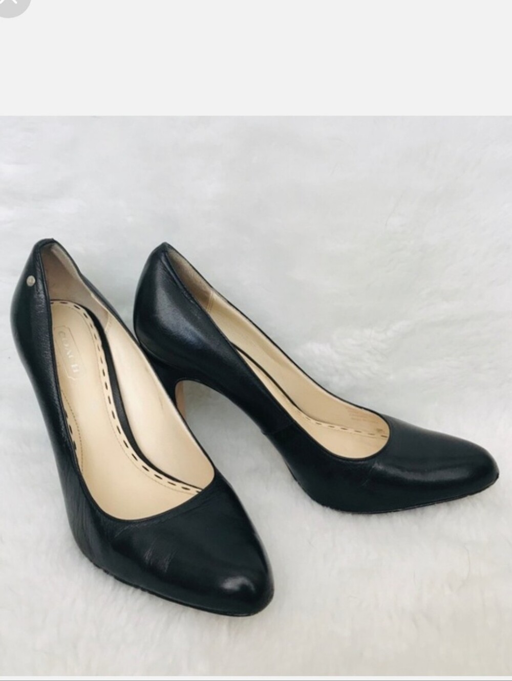 Coach Black Leather Pointed-Toe Pumps Size 6B